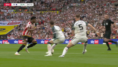 ⚽英冠战报：沃特森读秒绝杀，桑德兰2-1逆转胜谢菲联，成功重返英超