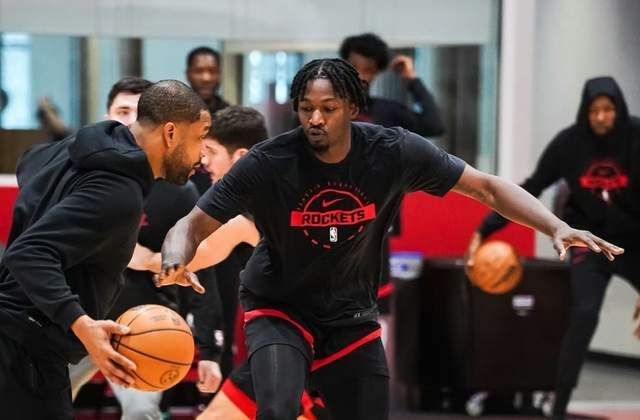 体育平台-16分钟0分,火箭新锋线低迷10场 申京25+15换打法 不打低位是顶级