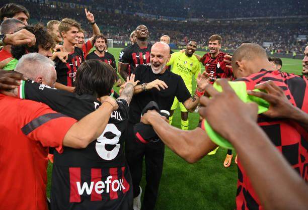 体育平台-【现场】被歌声包围的皮奥利，是世界上最快乐的主帅