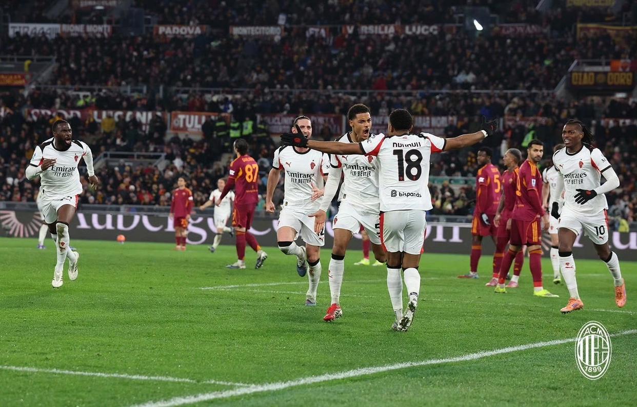 官方入口-又一个巴尔泰萨吉?米兰21岁右翼卫进步明显,成萨56合格轮换