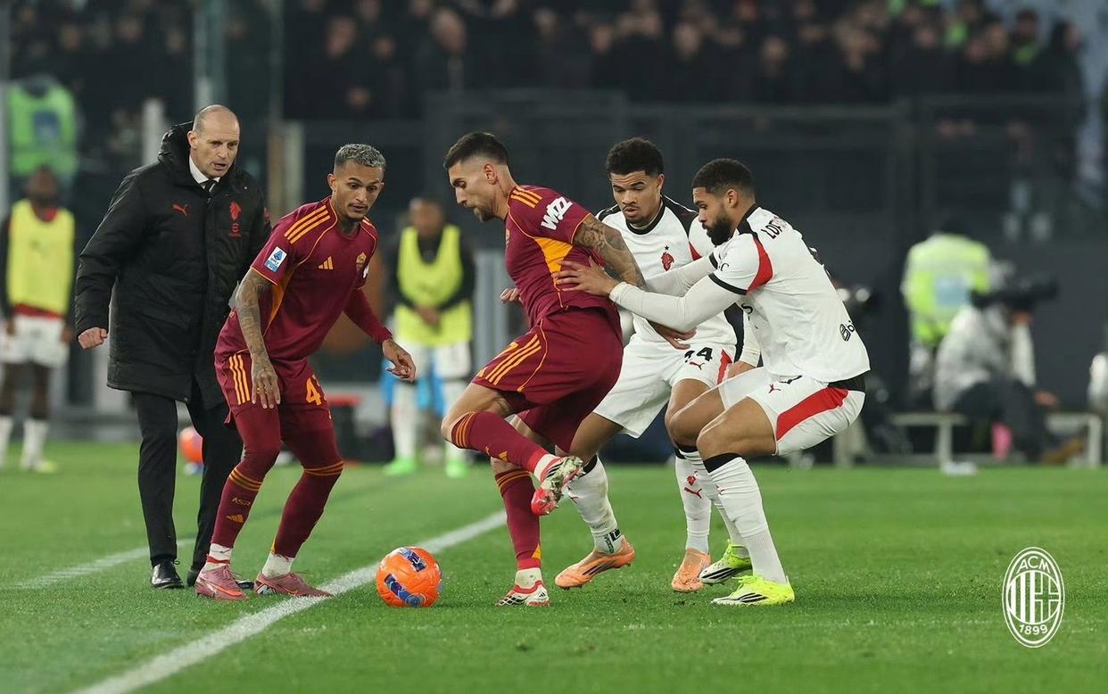 官方入口-又一个巴尔泰萨吉?米兰21岁右翼卫进步明显,成萨56合格轮换