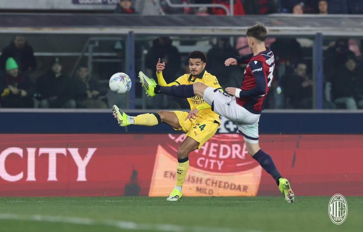 官方入口-又一个巴尔泰萨吉?米兰21岁右翼卫进步明显,成萨56合格轮换