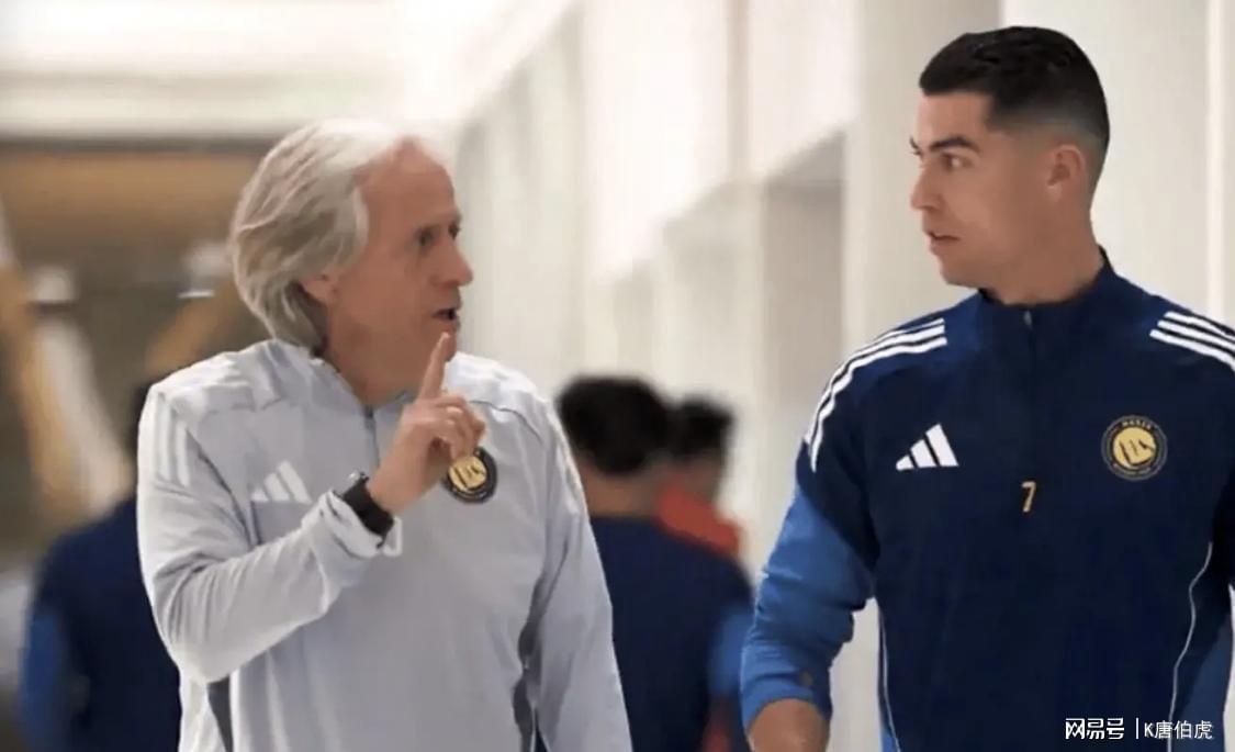 开云app-C罗本可赚足金钱后就转身离开,但太过于较真的性格让他陷入指责