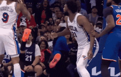 嚯！4-0了？近现代史第1人！阿治牛X了！单节15分啊|尼克斯|费城|布伦森|76人|保罗·乔治_新浪体育_新浪新闻
